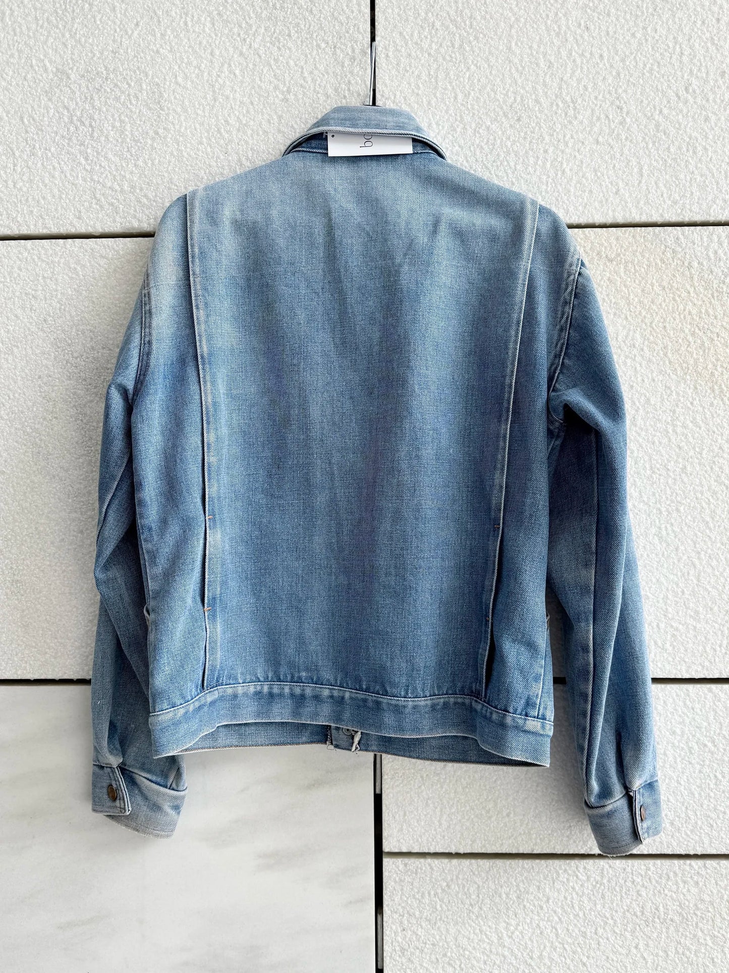 Jakke denim med rød patch
