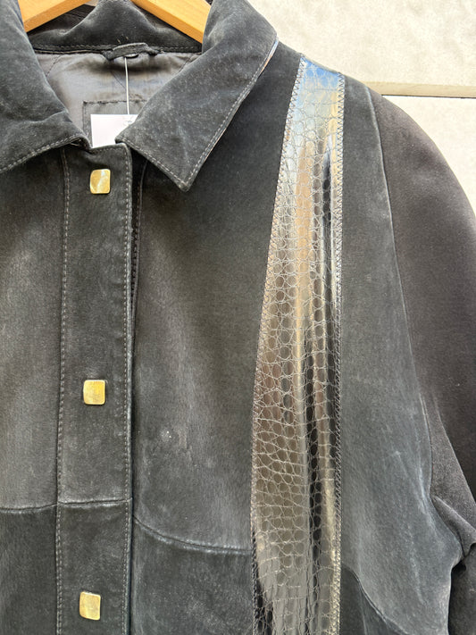 Jakke semsket sort med lakk striper