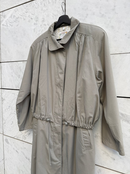 Trenchcoat med snøring grå-grønn