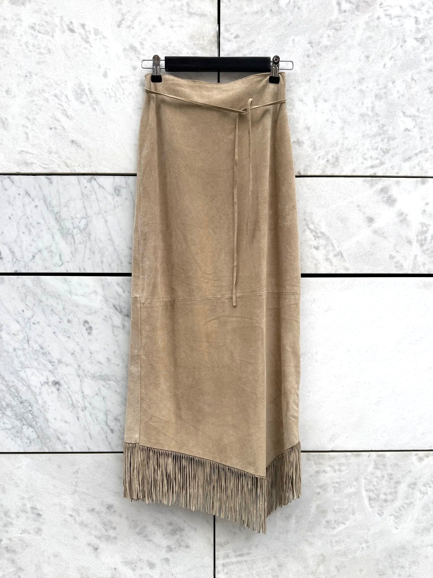 Skjørt semsket beige med frynser