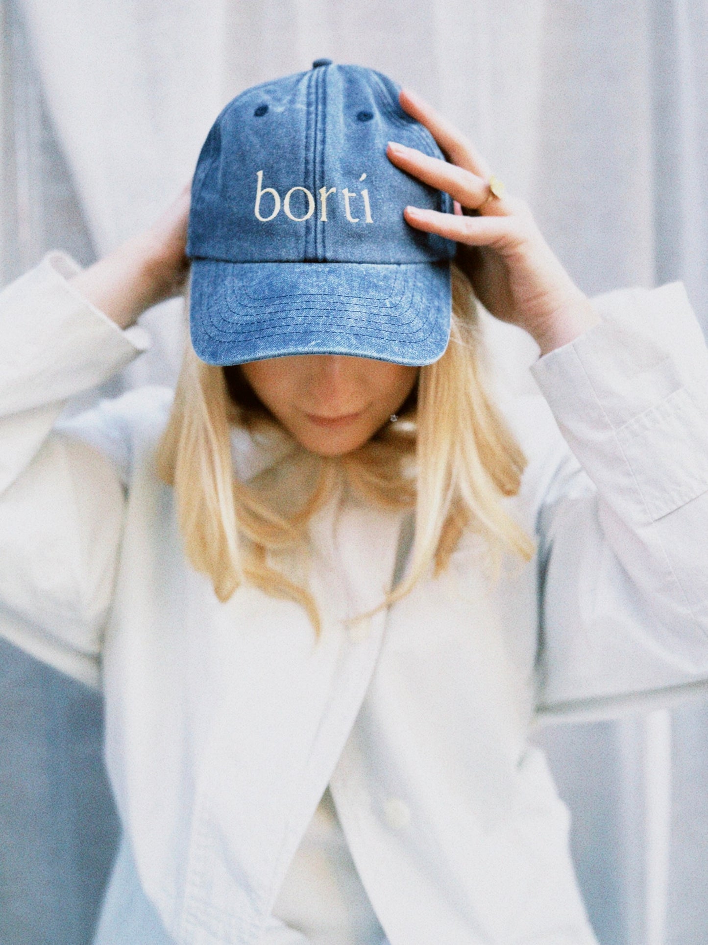Borti caps "vintage" mørk blå/gul logo