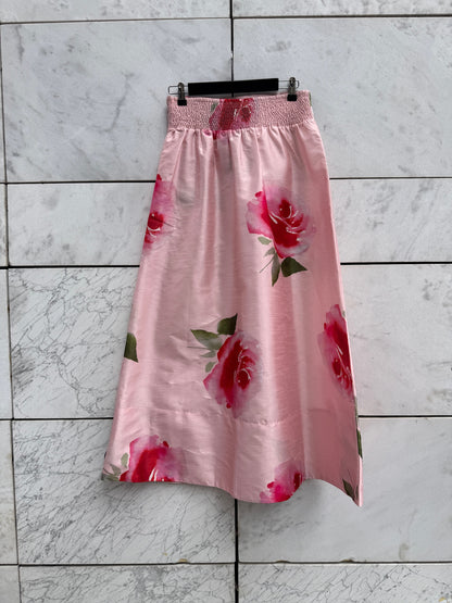 Skjørt rosa med blomster byTiMo