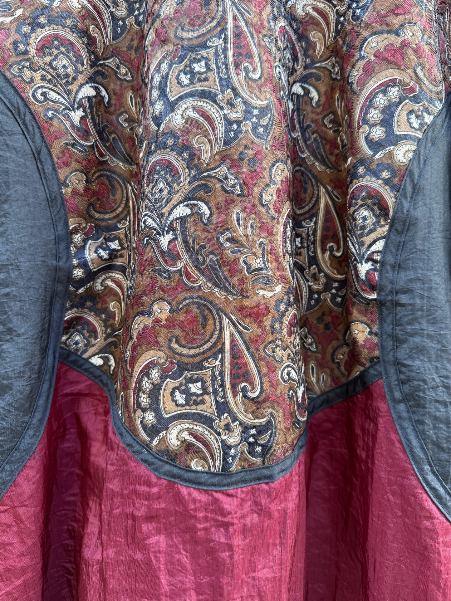 Windbreaker burgunder paisley mønster