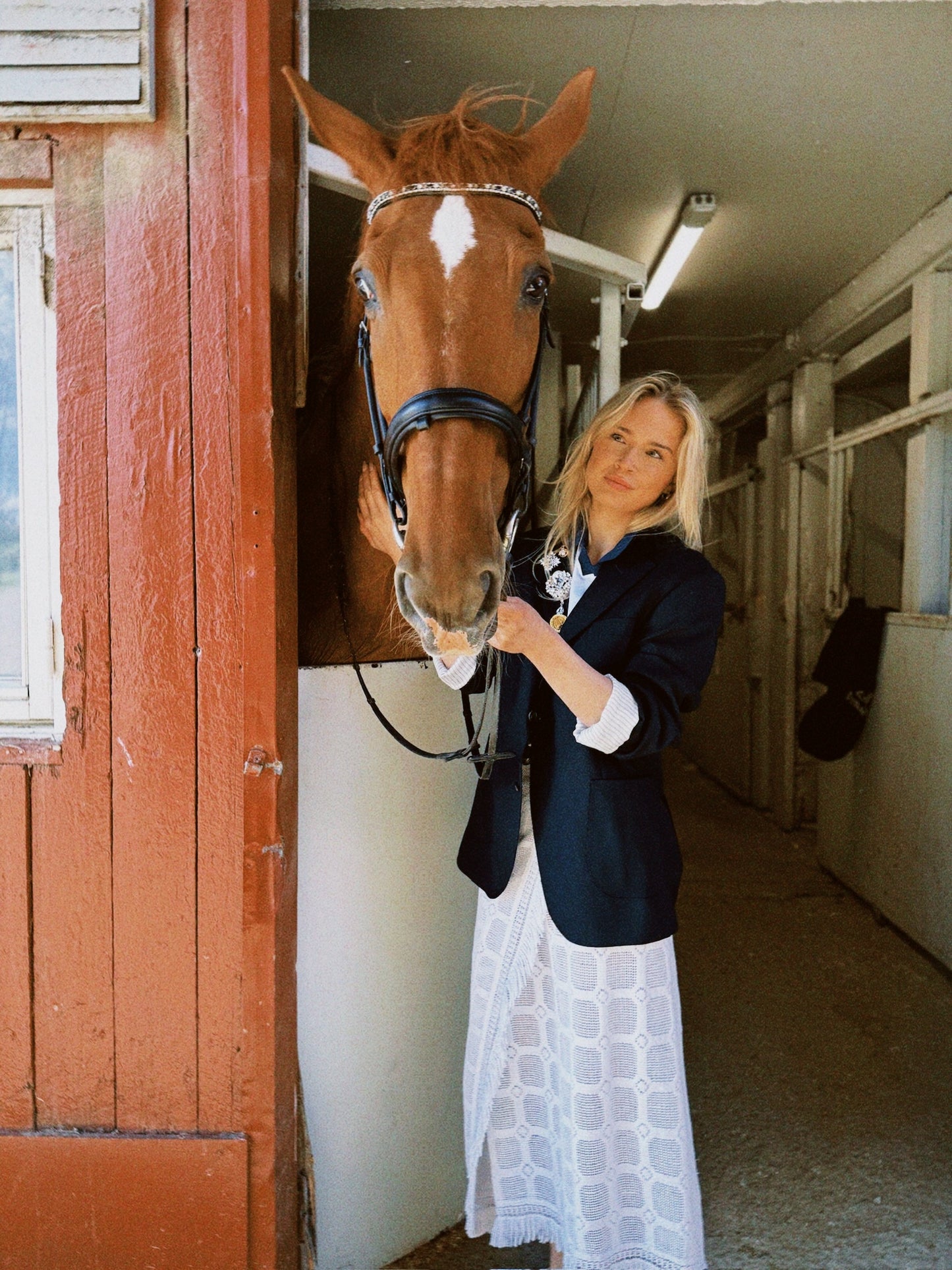 Jakke / blazer med «bling»
