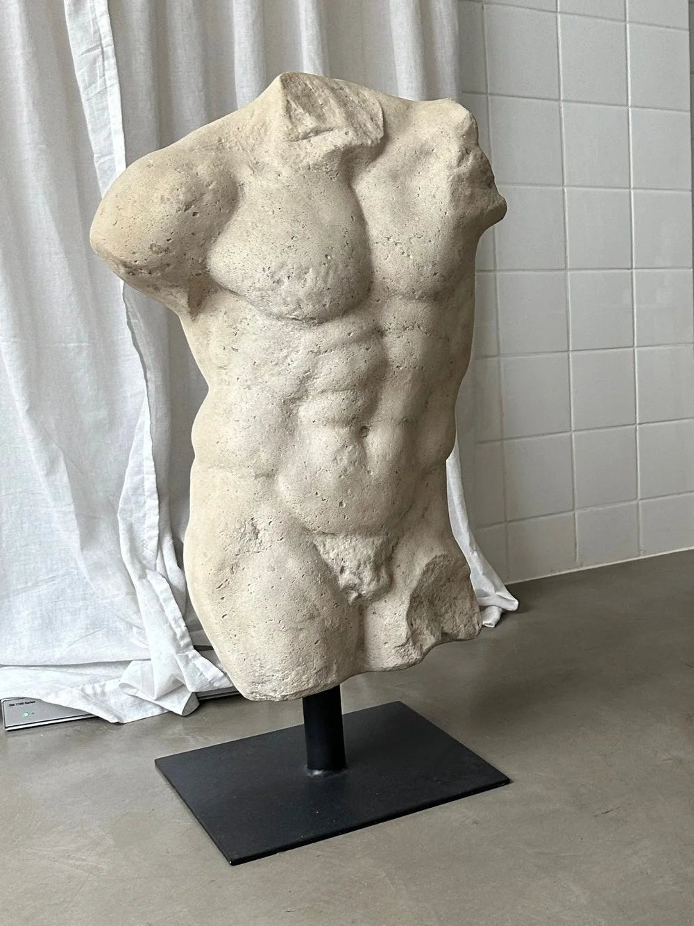 Torso skulptur hvit/grå Andrea Male