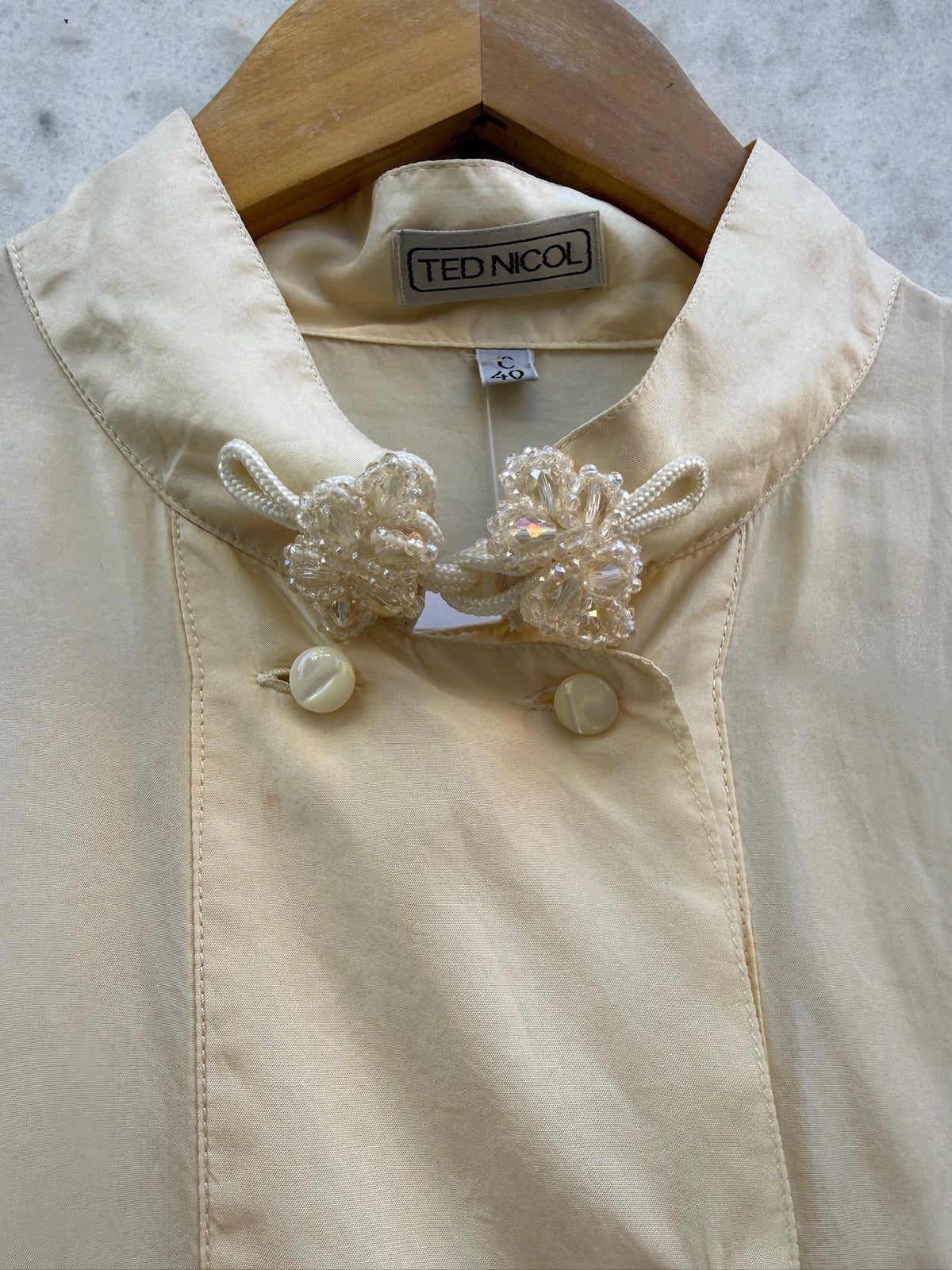 Bluse kremfaget silke