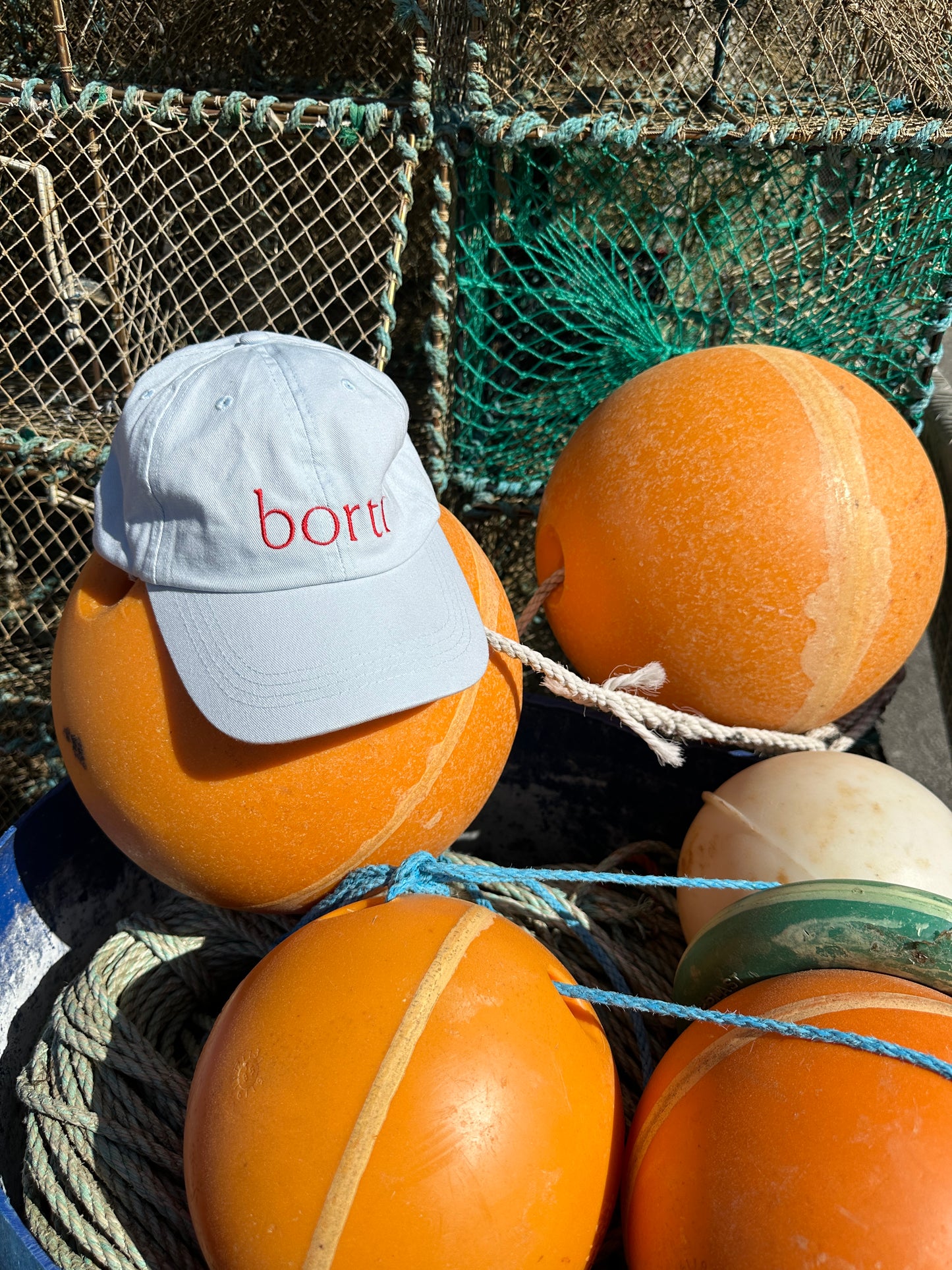 Borti caps lys blå/rød logo