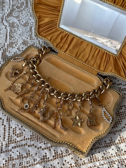 Kjede med charms