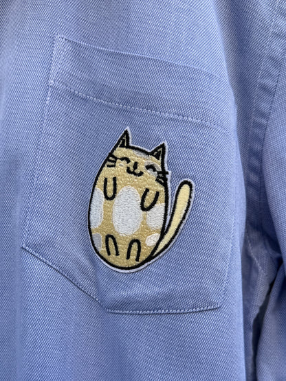 Skjorte re-design lys blå gul katt