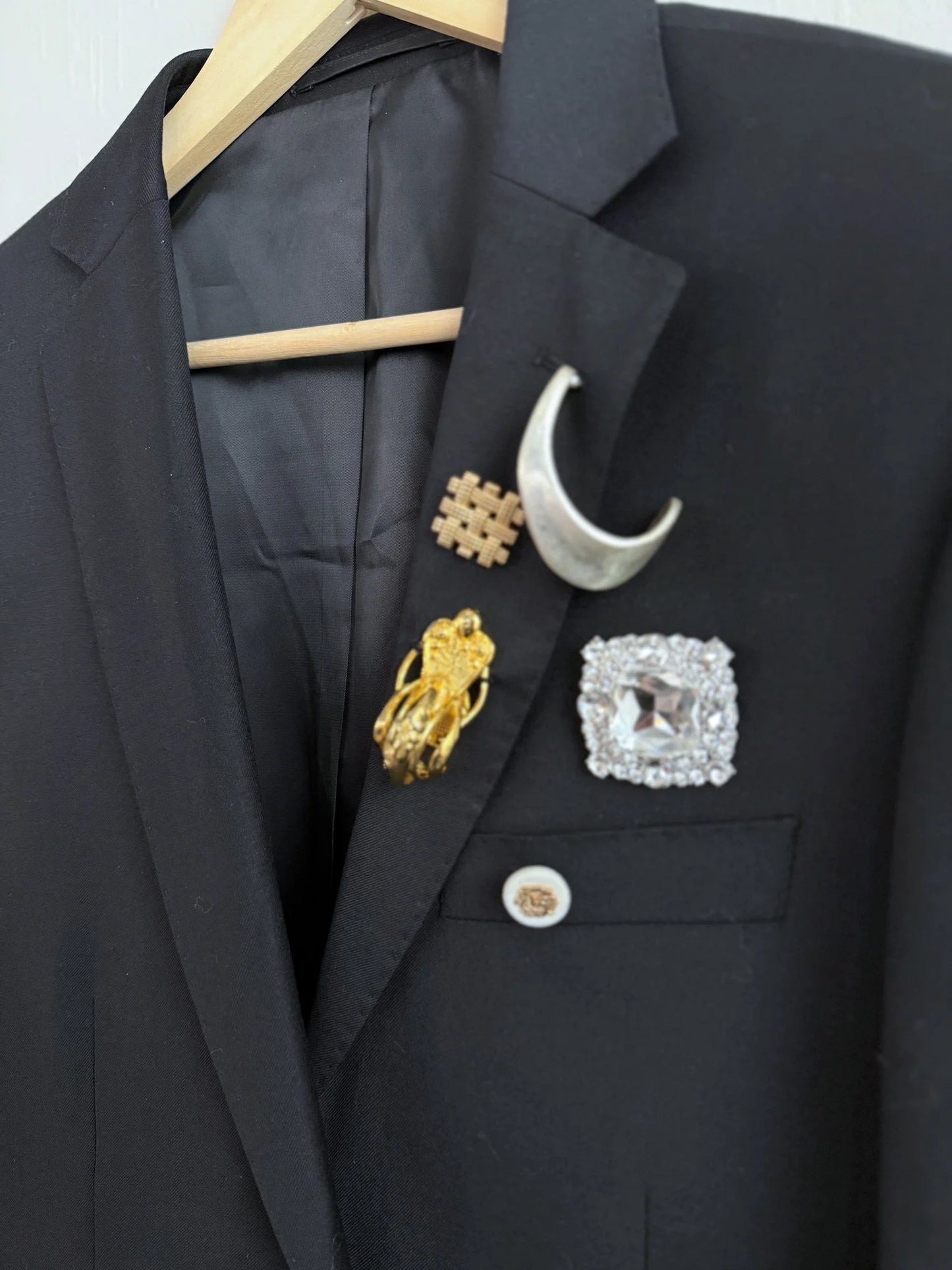 Blazer sort med pynt