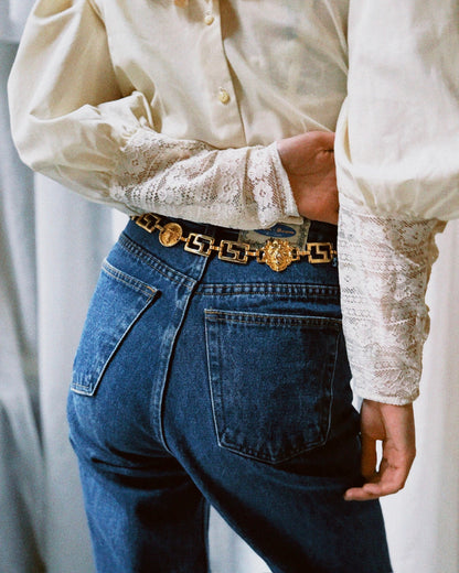Jeans med gull nagler