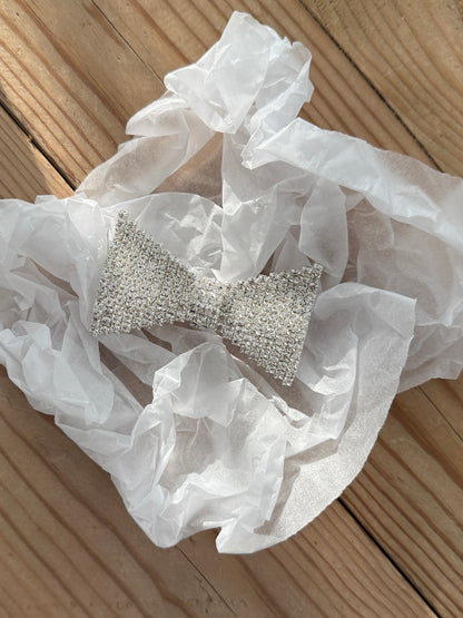 Brosje sløyfe med strass