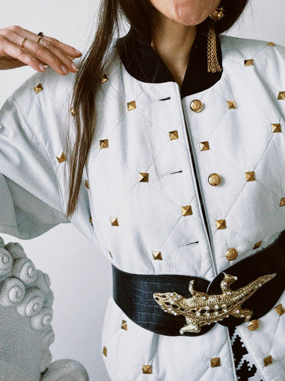 Skinnjakke hvit med gull studs