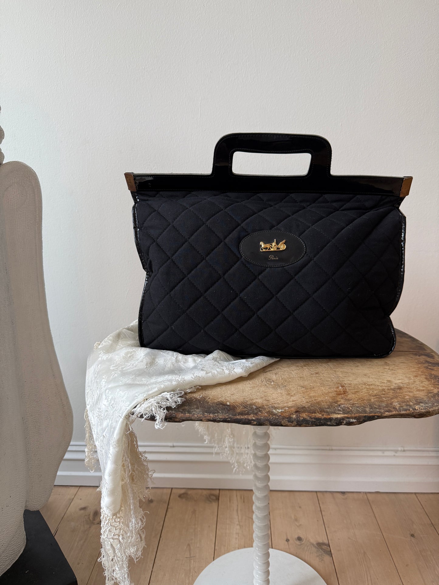 Veske Tote sort quilted med gull hest
