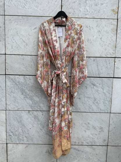 Kimono byTiMo