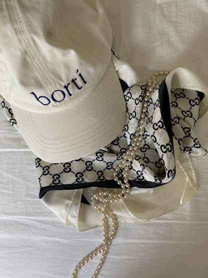 Borti caps krem/mørk blå logo