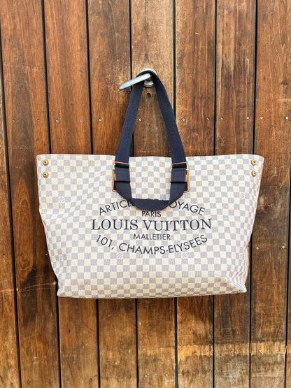 Louis Vuitton
Damier Azur Canvas Beach Cabas limited editon