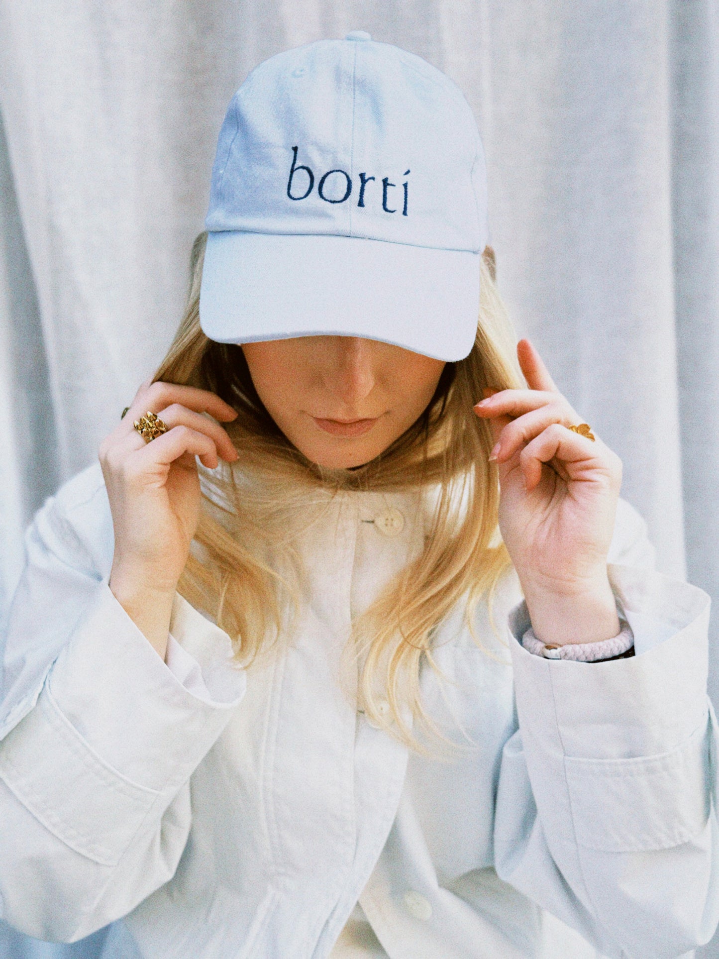 Borti caps lys blå/mørk blå logo