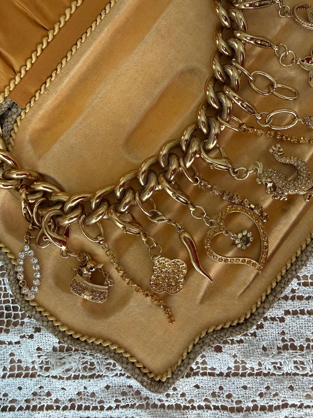 Kjede med charms