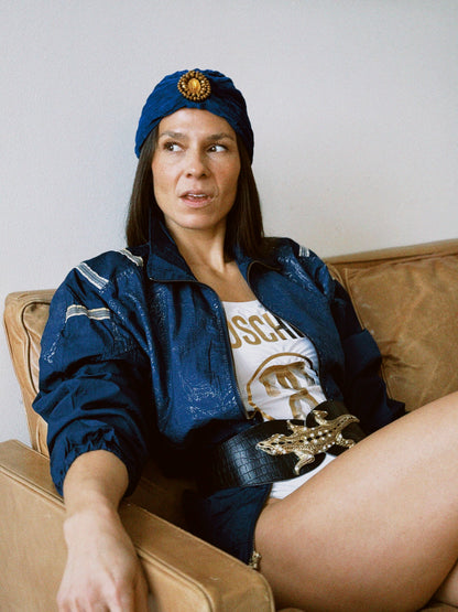 Lue knallblå «turban»