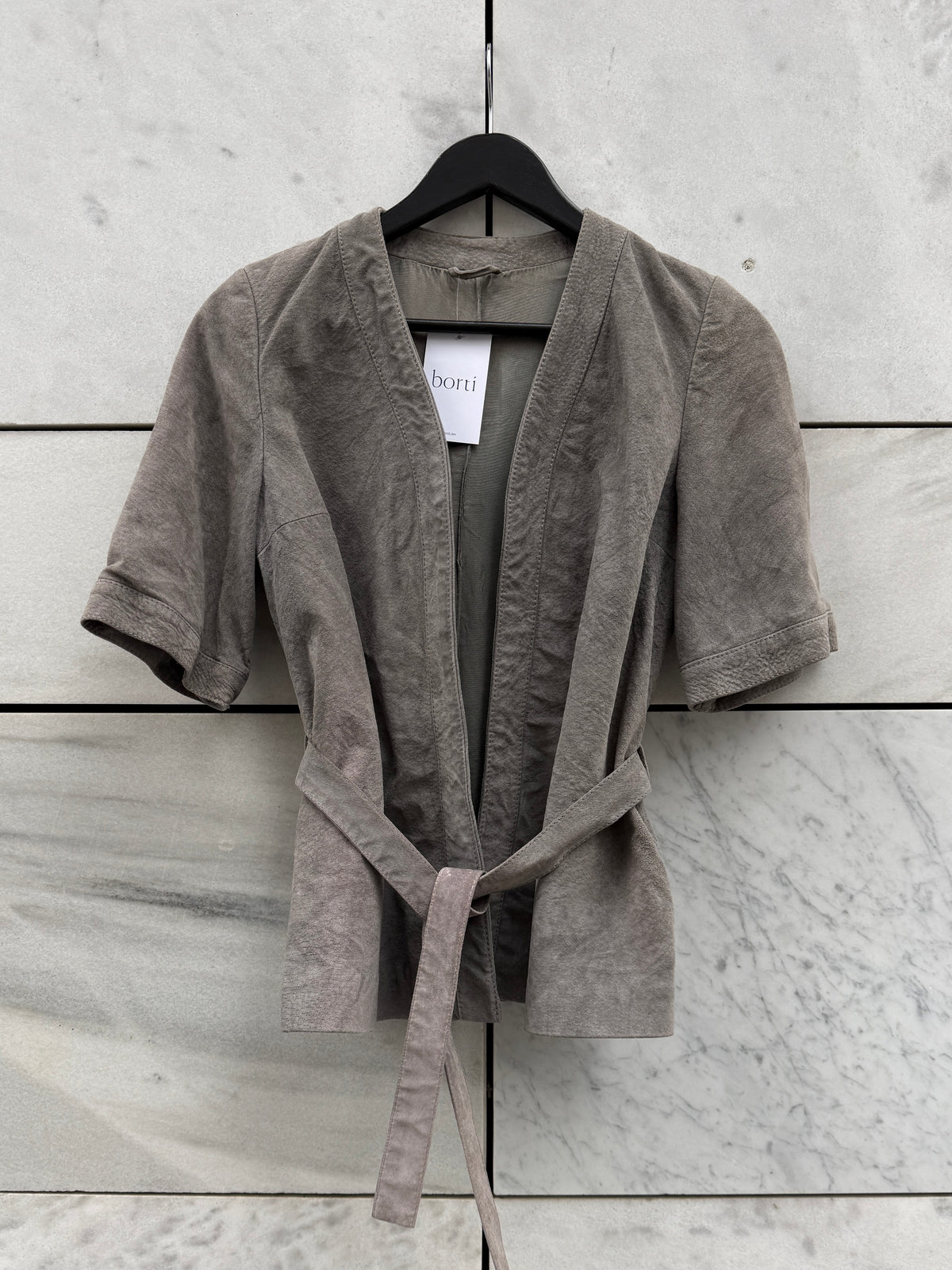 Kimono kort erm grå semsket skinn