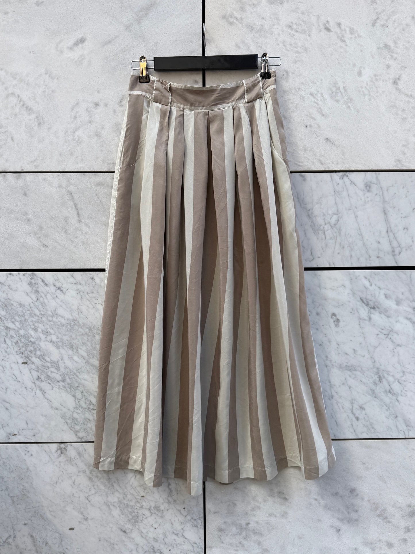 Skjørt silke striper beige/hvit