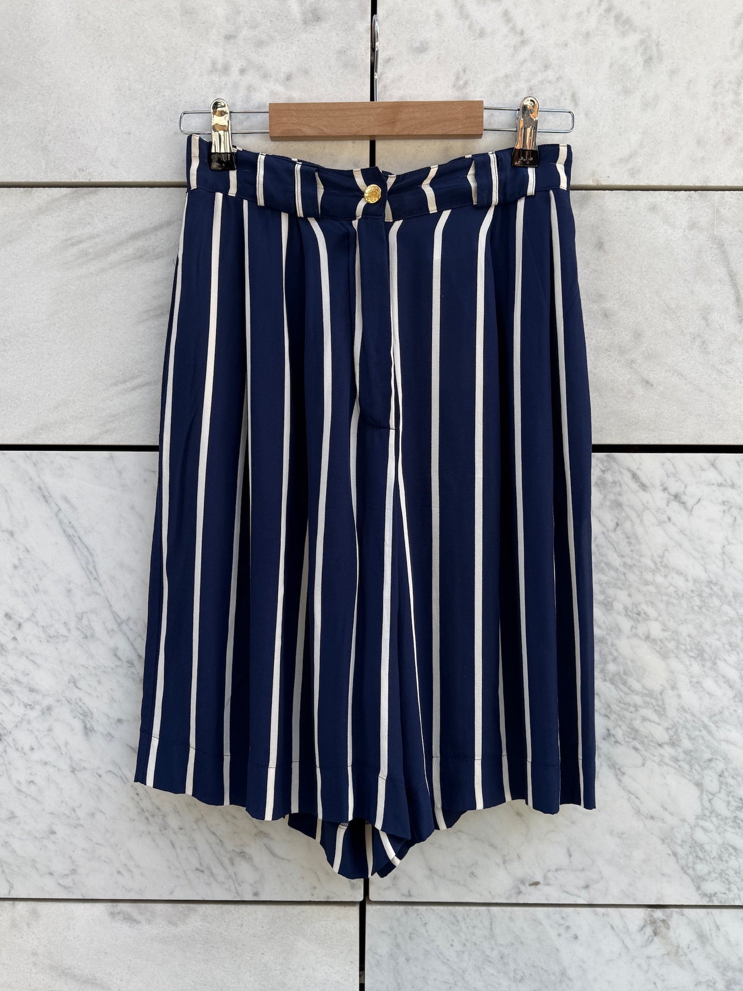 Shorts striper