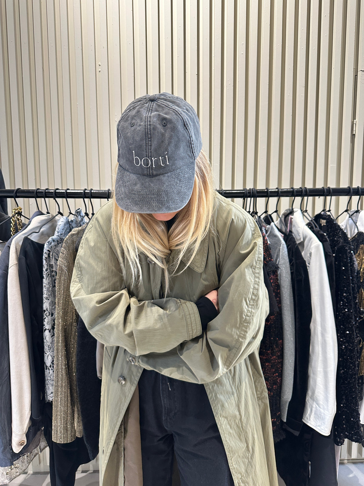 Borti caps "vintage" sort/hvit logo