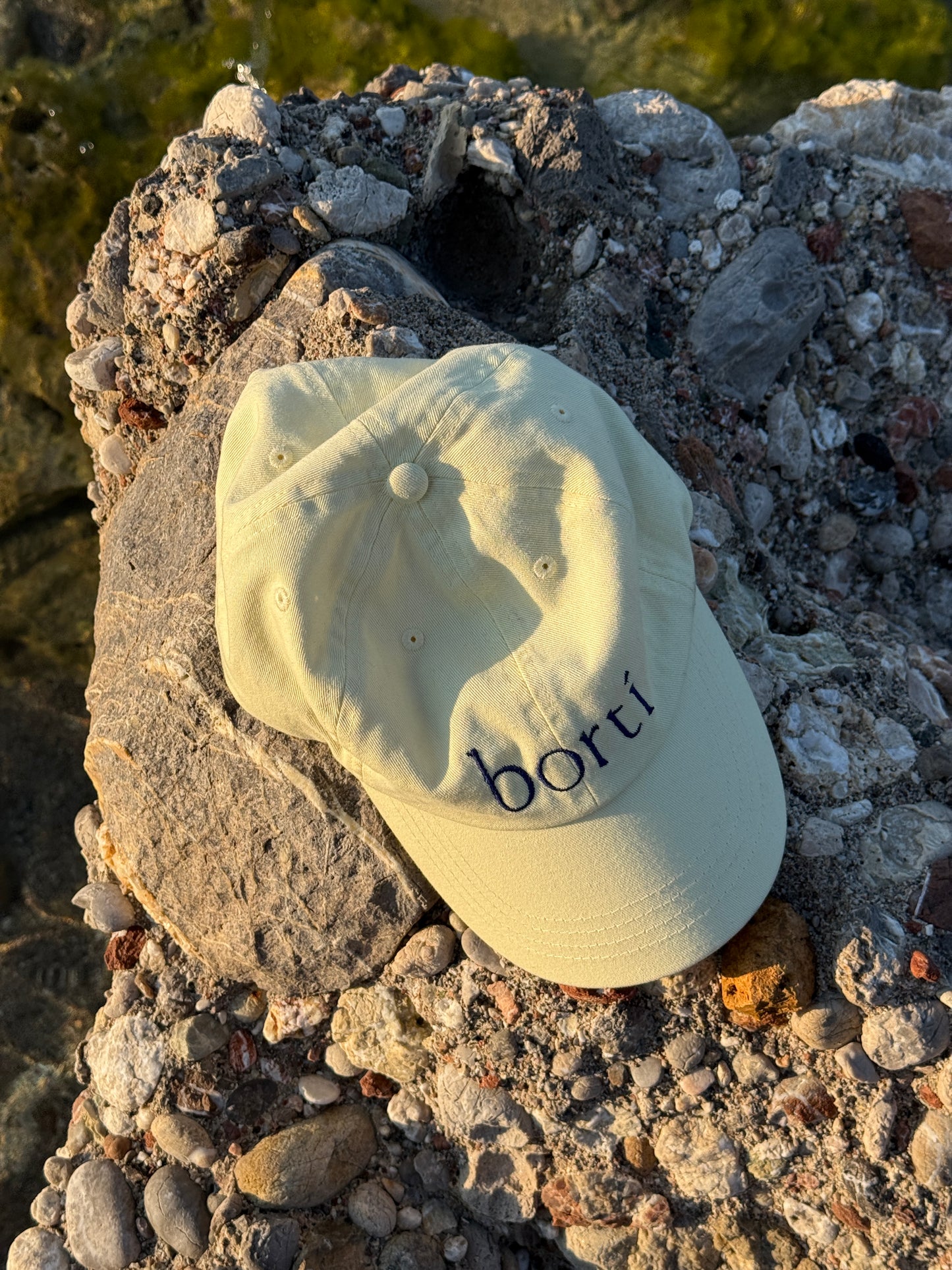 Borti caps lys gul/mørk blå logo