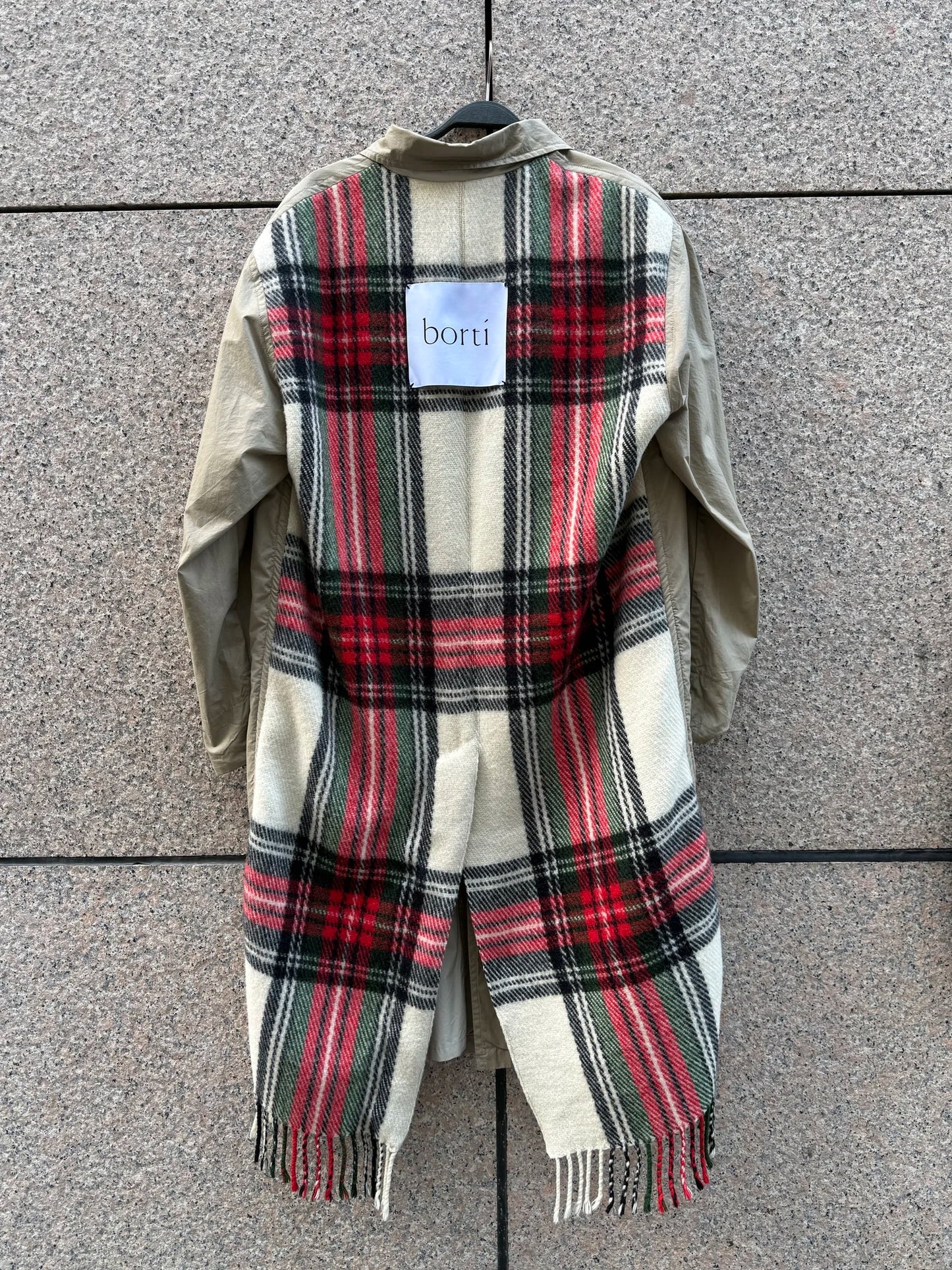 Trenchcoat beige med frynser Borti Re-design