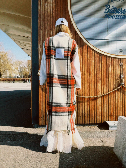 Trenchcoat lys beige med frynser Re-design